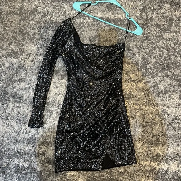 Windsor | Dresses | Windsor One Shouldered Blacksliver Sequin Mini Formal Dress | Poshmark Windsor | Dresses | Windsor One Shouldered Blacksliver Sequin Mini Formal Dress | Poshmark